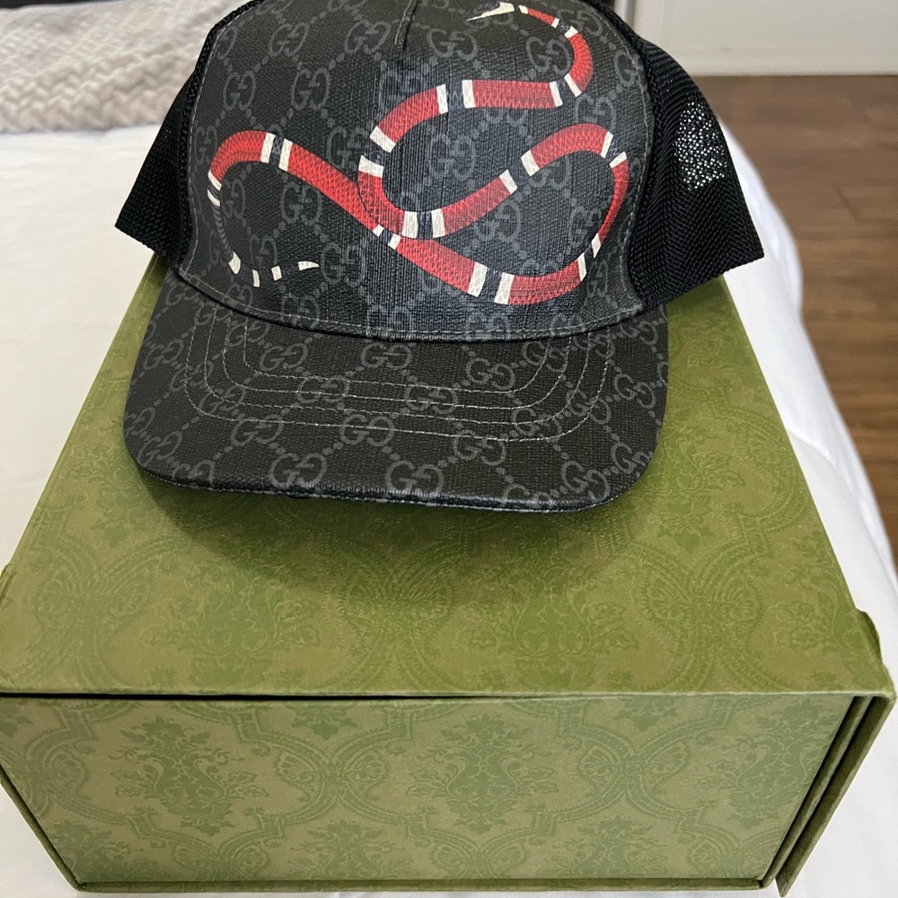 Gucci Gray and Black Monogram Cap - Picture 2 of 9